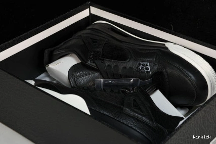 Retro Hair Pony 4 Black Jordan 819139-010 0727